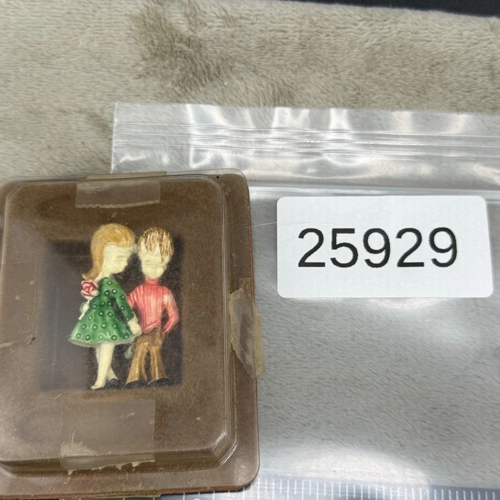 Vintage Couple Brooch Enamel Pendant‎ Bale Signed